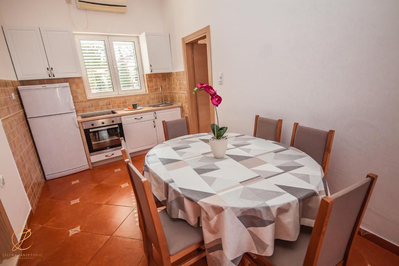 Apartments Batricevic Herceg Novi Eksteriør bilde